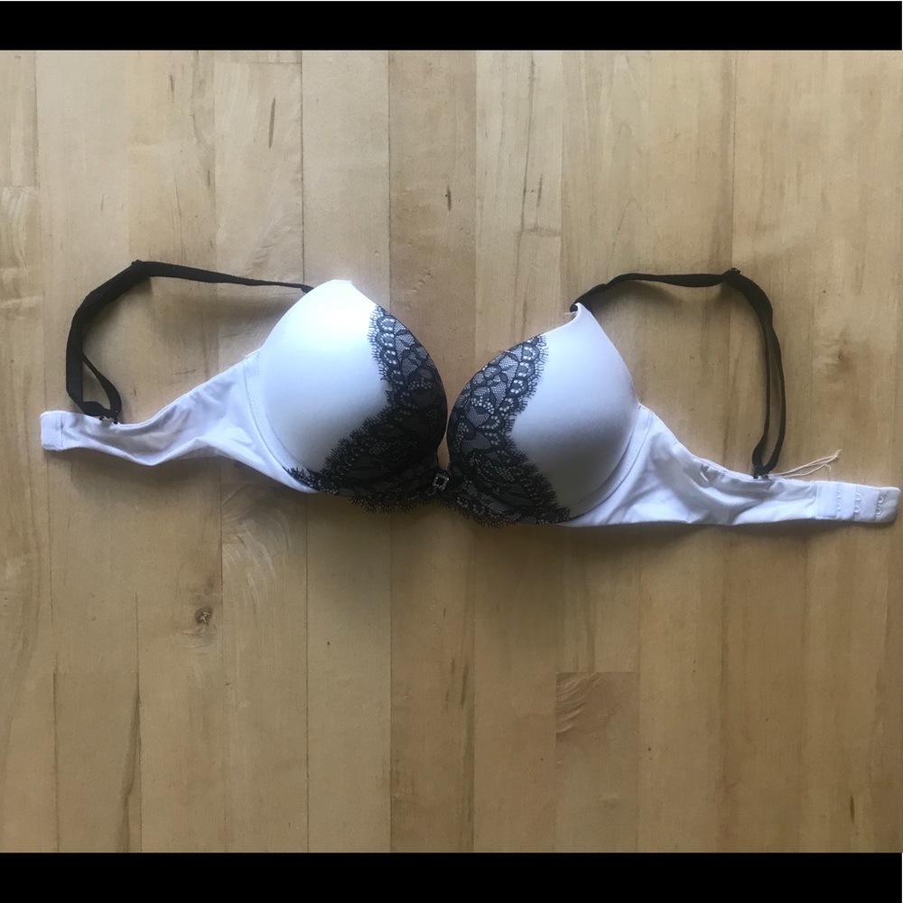 COPY - 2 Victoria Secret bras